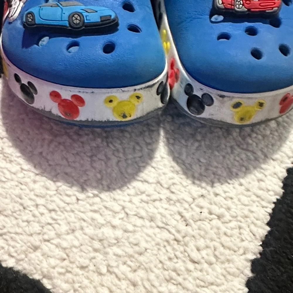 2 pack of crocs kids size 9 - Picture 6 of 10